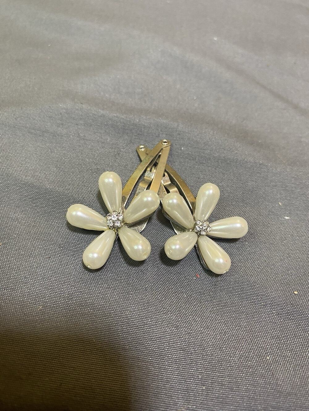 Vintage Looking Hair Accessories, Cream Ivory Flower Hair Clip Barrett Pair